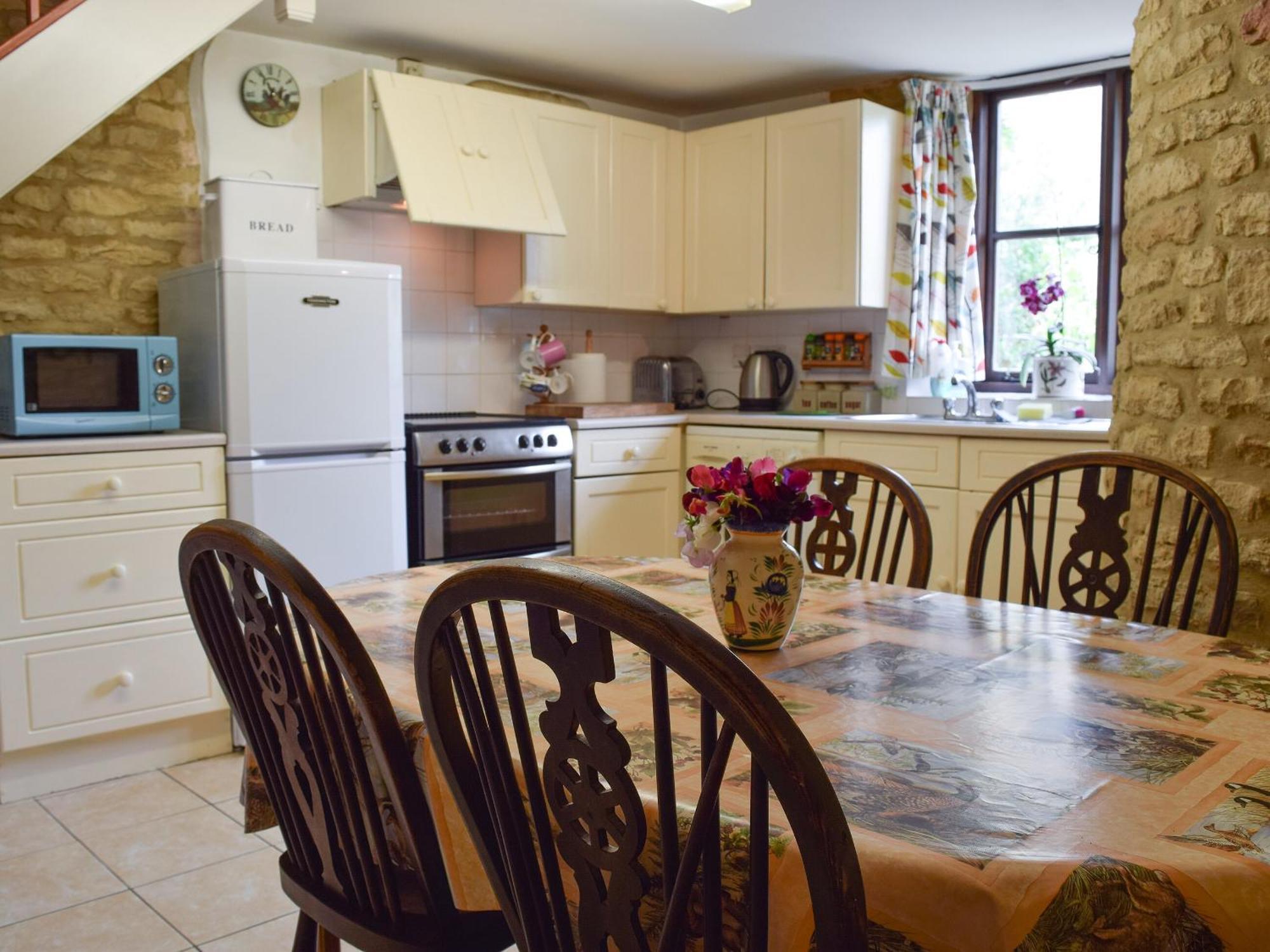 Picket Piece Cottage Chadlington ภายนอก รูปภาพ