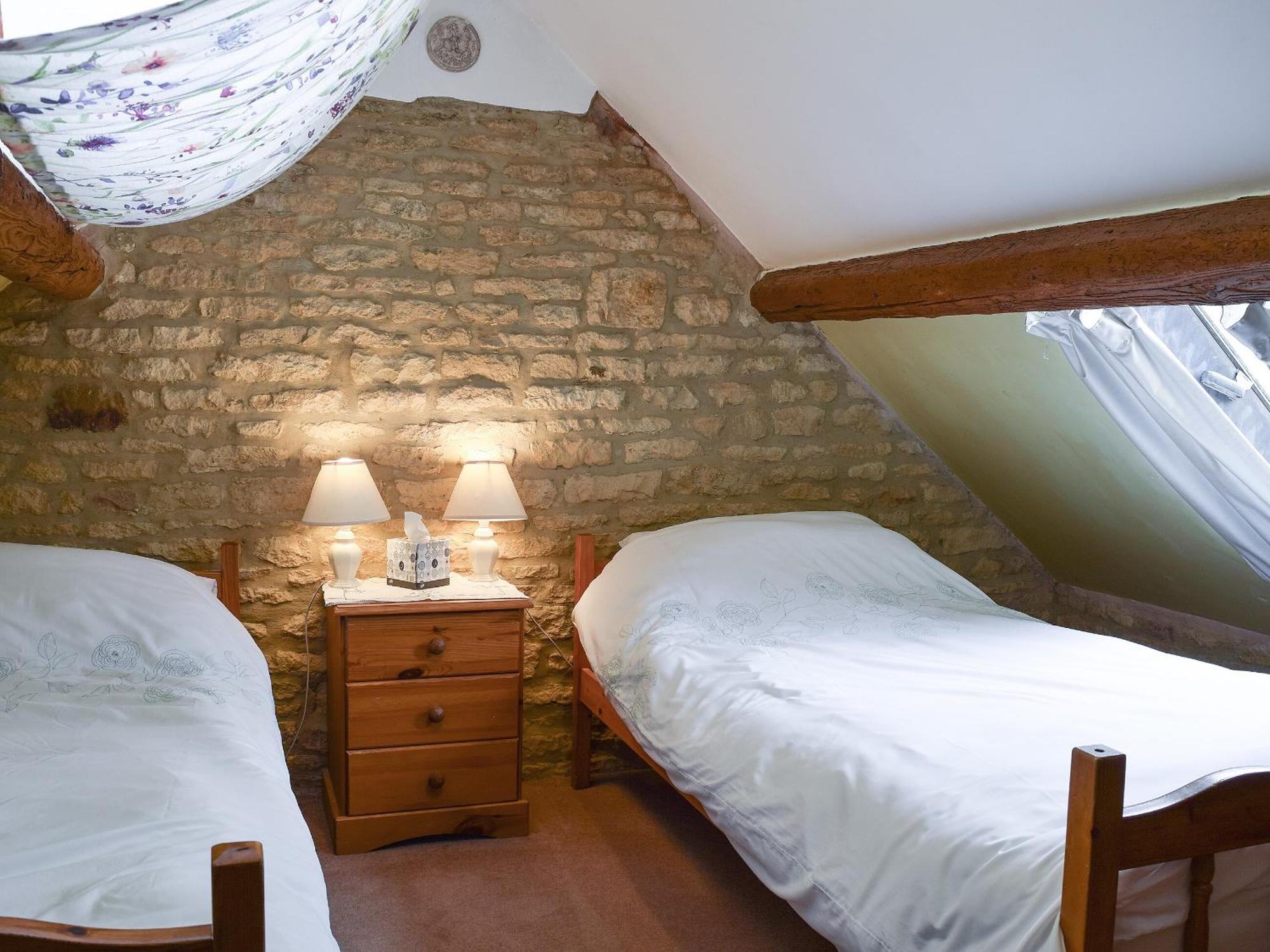 Picket Piece Cottage Chadlington ภายนอก รูปภาพ